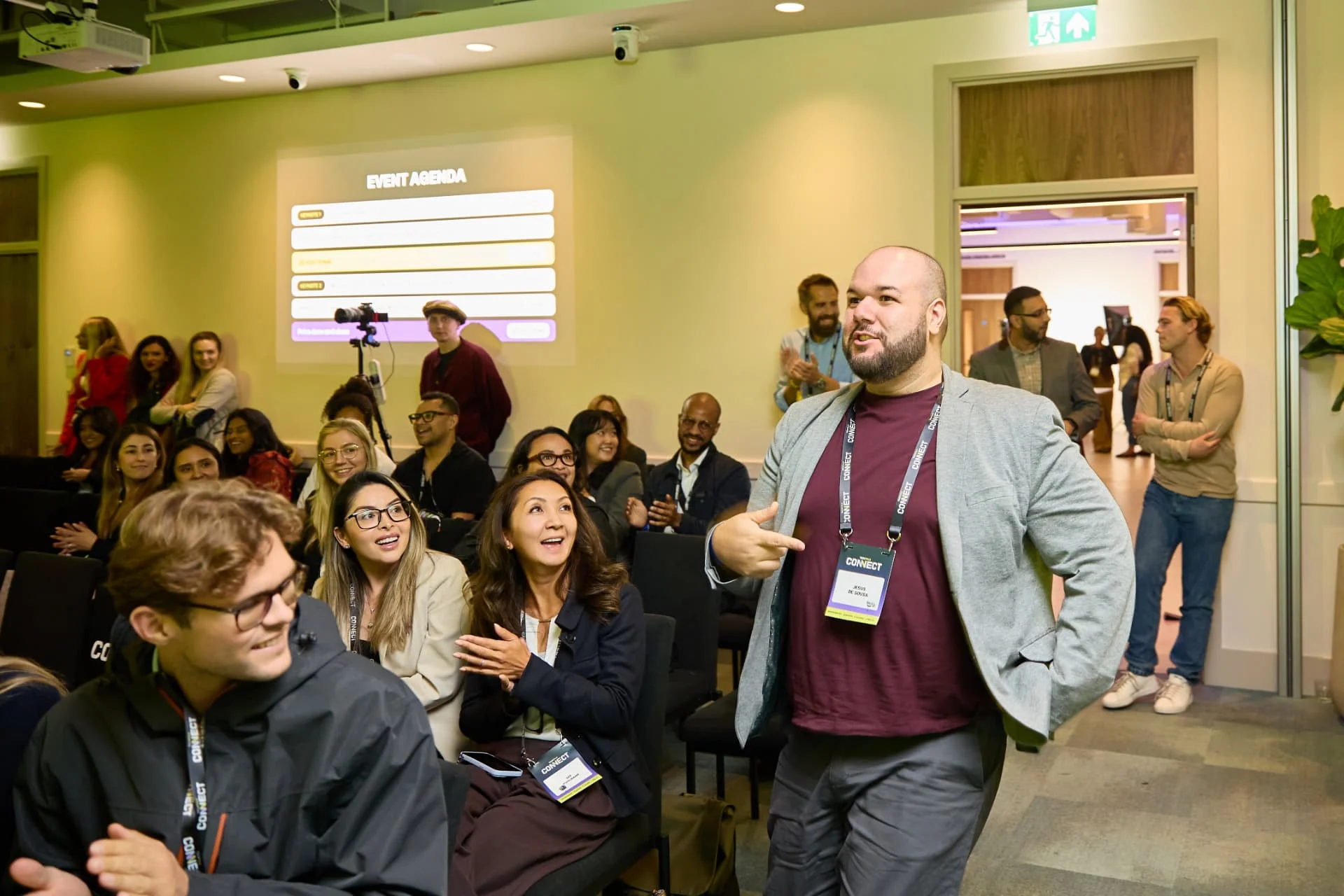Jesus De Sousa speaking with attendees at TechTalk Connect in London